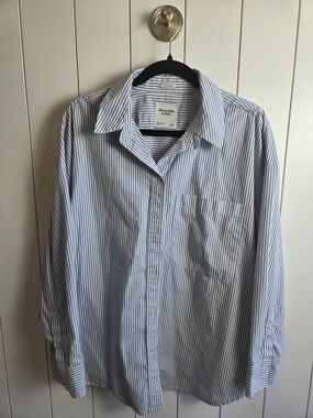 Abercrombie & Fitch Women's oversized Blue Stripe Button-Down Shirt